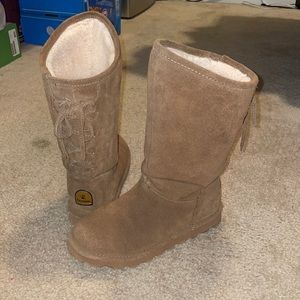 Bearpaw Womens Size 8 Boots